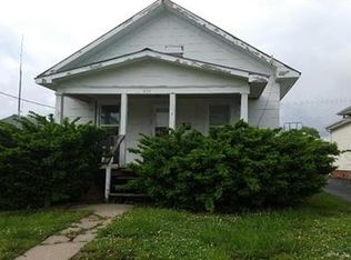 210 W 20th St, Higginsville, MO 64037