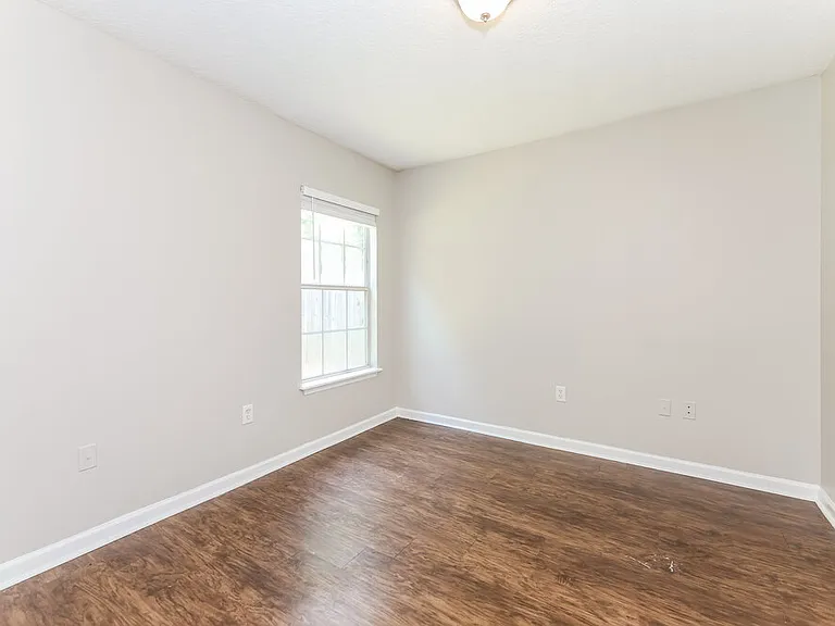 667 Bonaparte Dr — Photo 13
