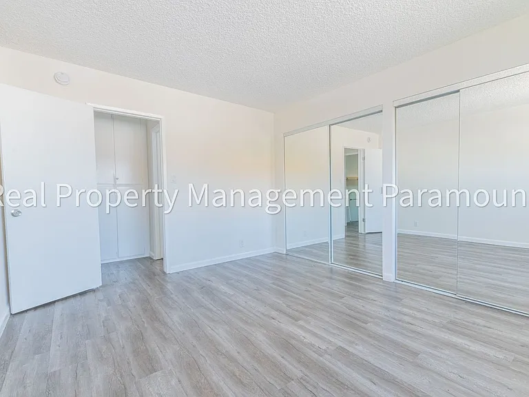 8013 Blackburn Ave #7 — Photo 12