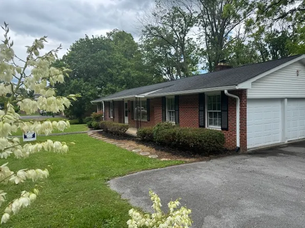 135 Craighead Dr, Cookeville, TN 38501
