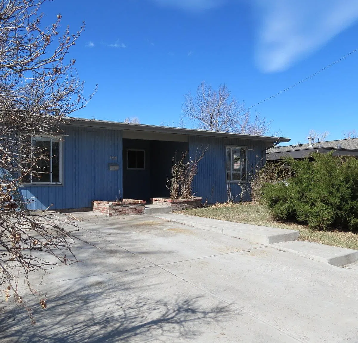 4 bed, 2.5 bath, 1400 sqft, $4,960 — Photo 1