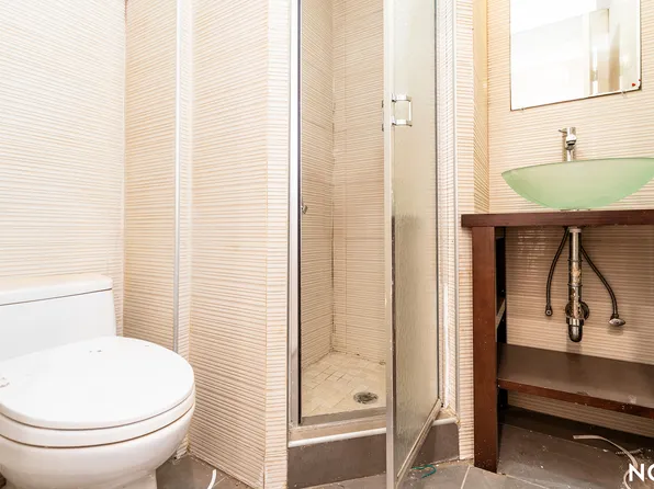 276 Boerum Street image 12 of 19