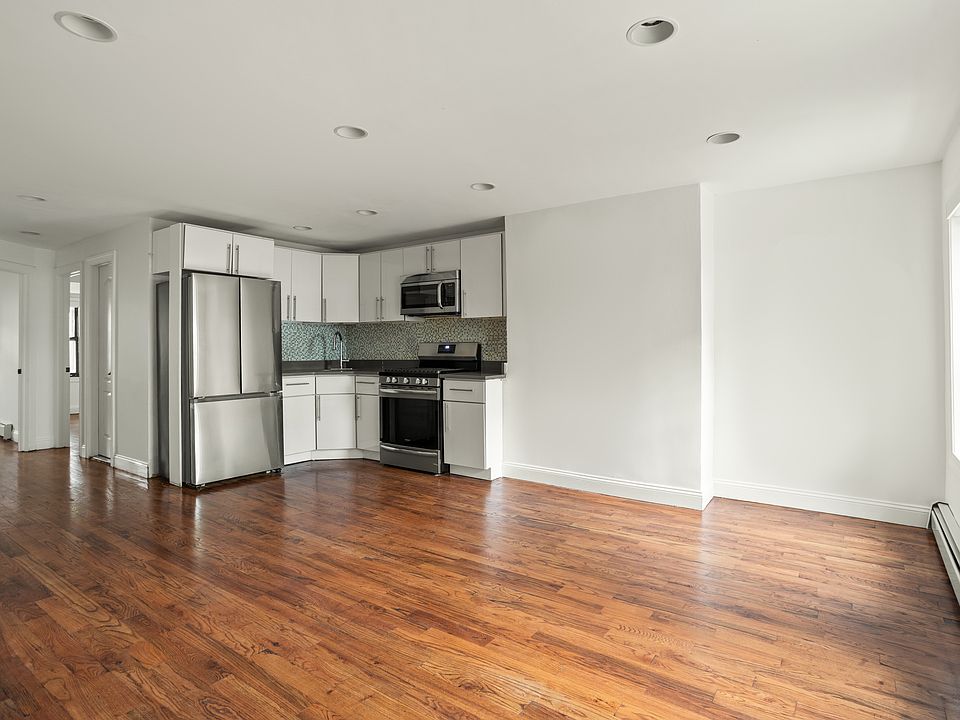 1st image of 2044 Pacific St APT 2