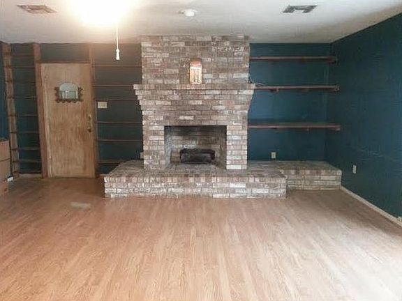 3rd image of 1301 Giuffrias Ave