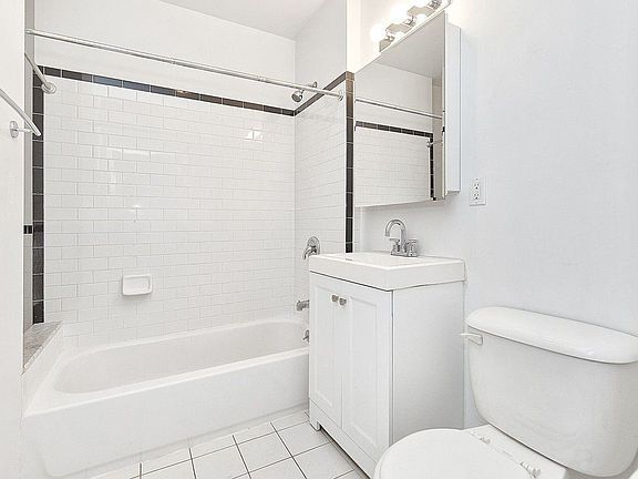 4th image of 224 E 59th St APT 5FW