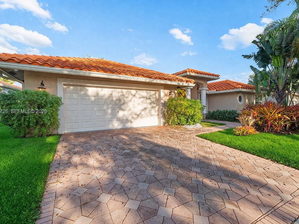 1st image of 3744 Oak Ridge Cir