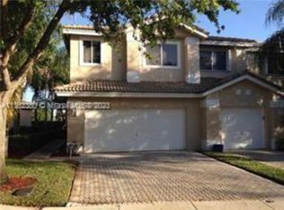 15823 SW 10th St, Pembroke Pines, FL 33027