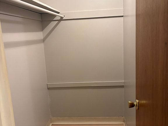 5th image of 811 E Prospect Rd #5