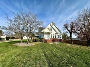 196 Magnolia Dr, Gallipolis, OH 45631