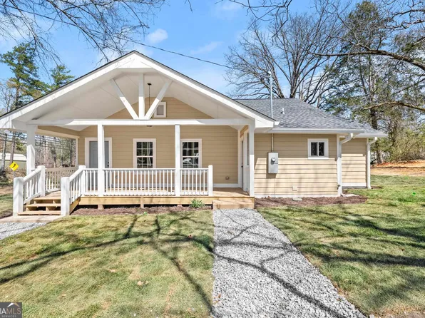 979 S Pond St, Toccoa, GA 30577