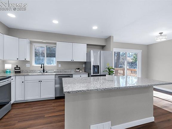 4th image of 6550 Dublin Cir