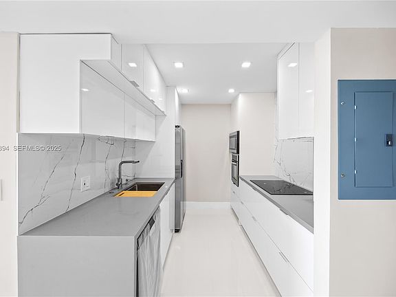 4th image of 20379 W Country Club Dr APT 2632