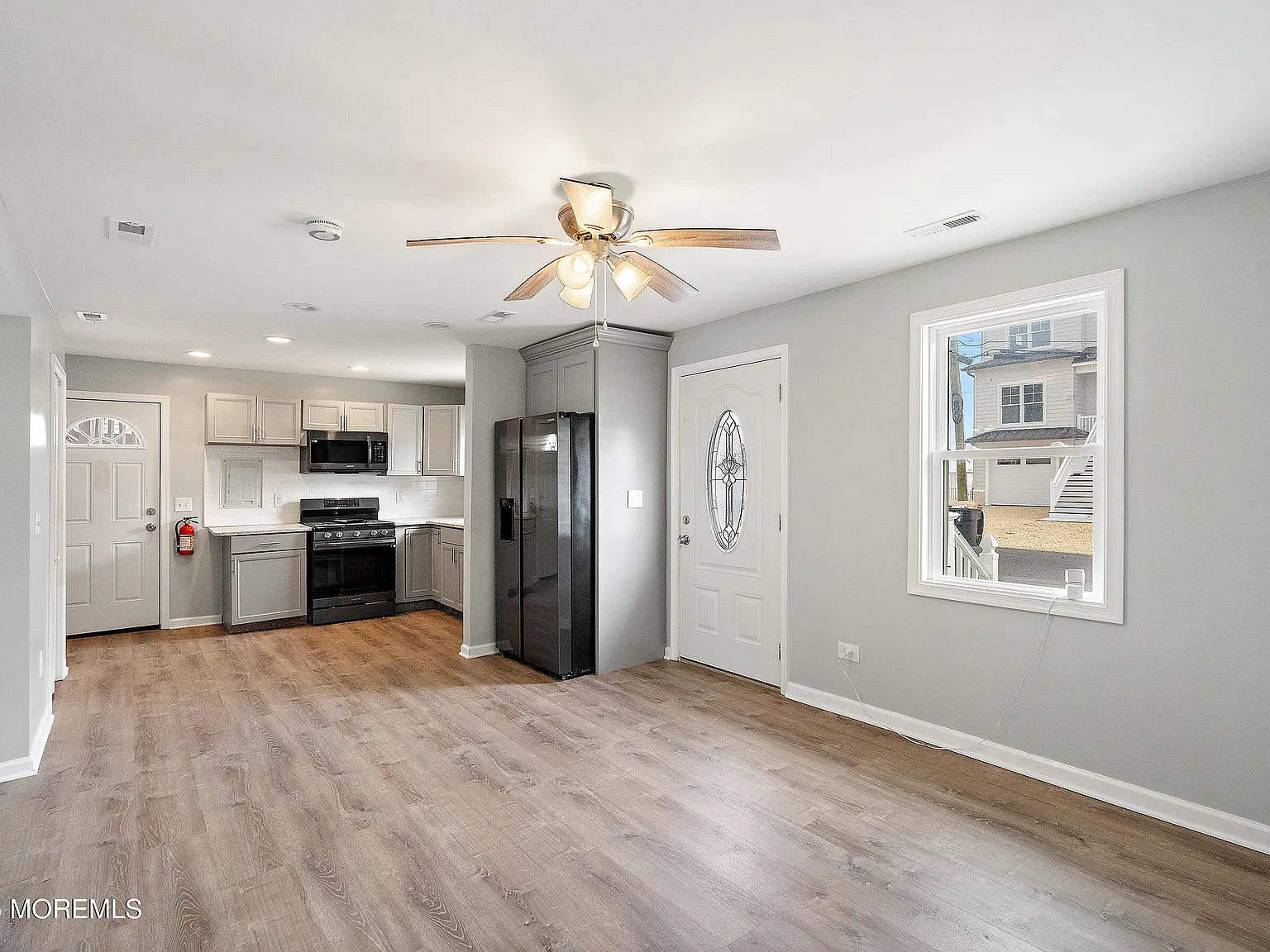 2 bed, 850 sqft, $2,600 — Photo 2