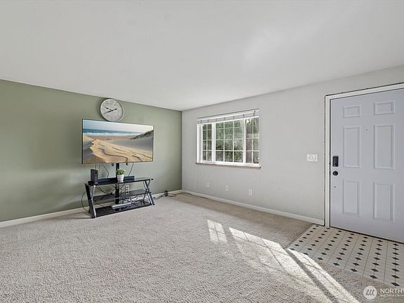 3rd image of 522 Brown Street SE