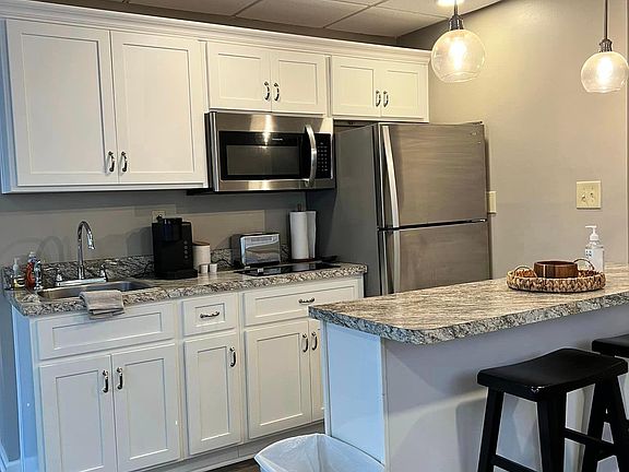 5th image of 103 E Main St #1