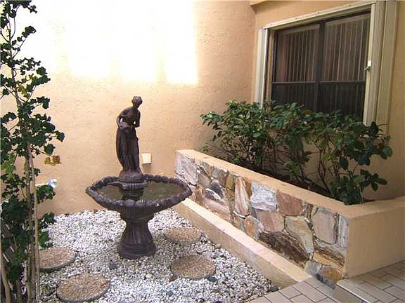 4th image of 16621 SW 83rd Ct