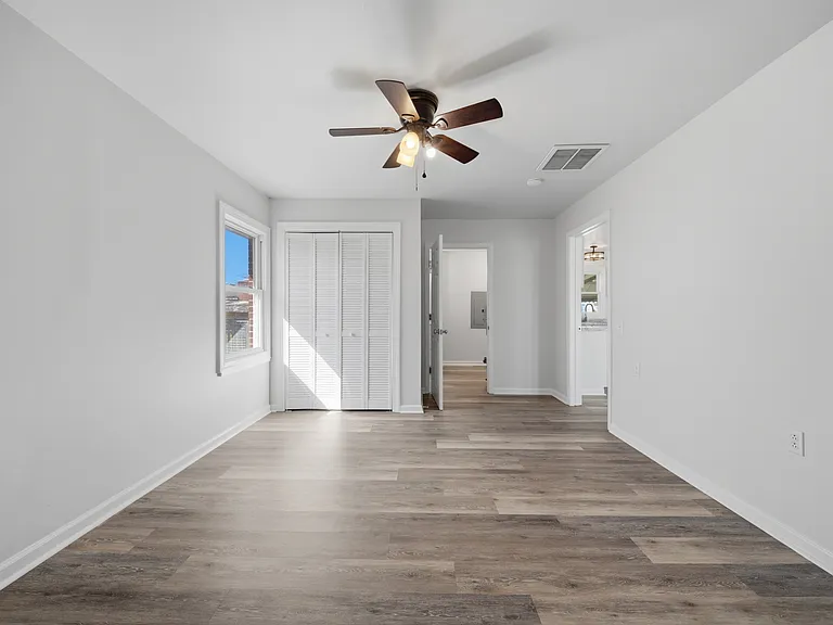 1403 Herrington Rd — Photo 5