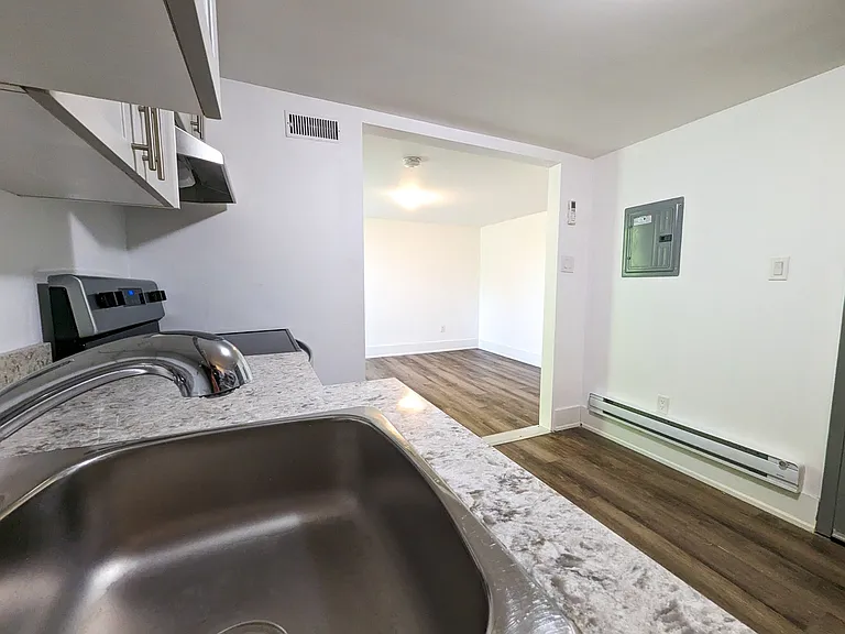 169 Lancaster St W #403 — Photo 25