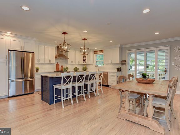 3rd image of 5036 Baffin Bay Ln
