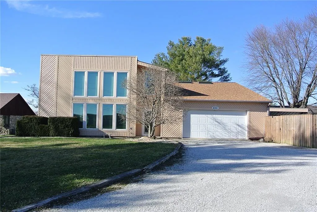 4961 N Fortville Pike photo 1