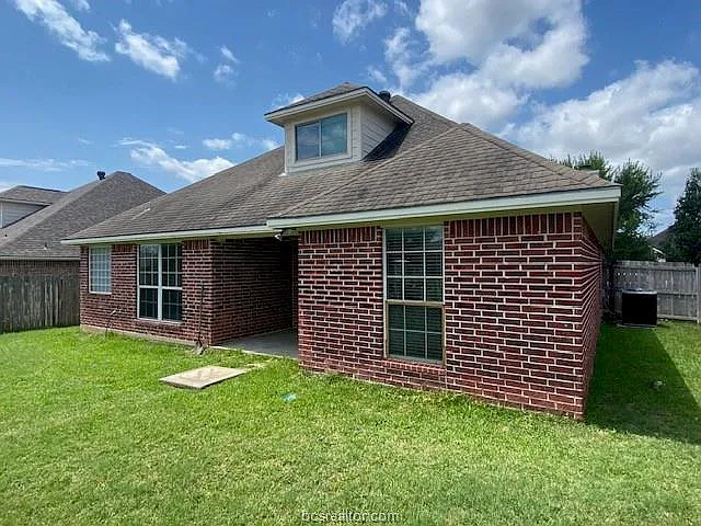 4015 Pomel Dr — Photo 18