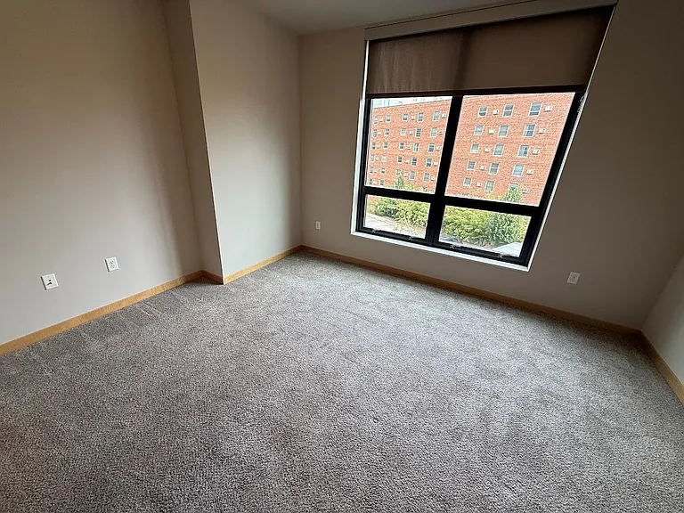 Venture Luxury High Rise — Photo 179