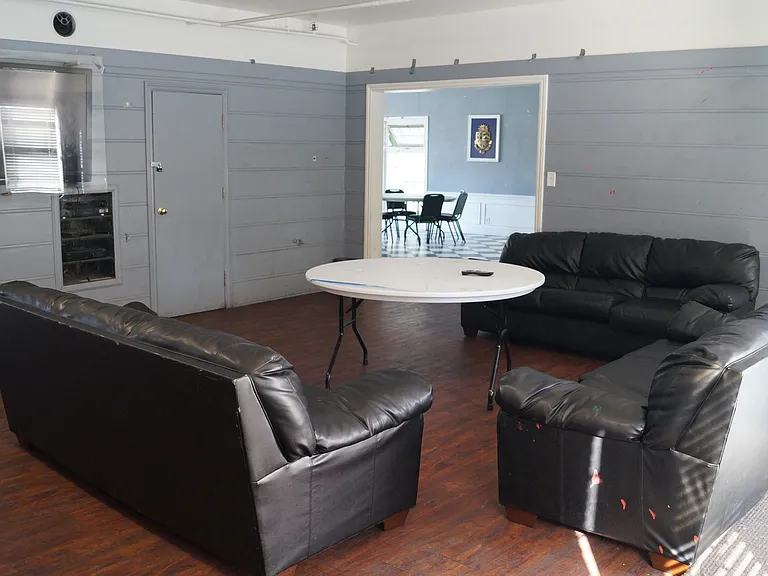 649 Gayley Ave — Photo 9