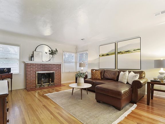2nd image of 619 W Grove Ave