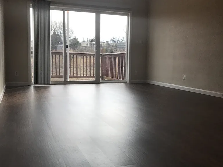 563 Van Buren Rd — Photo 1