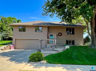 4804 S Glenview Rd, Sioux Falls, SD 57103