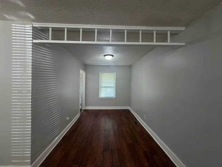 5007 Higgins St — Photo 11
