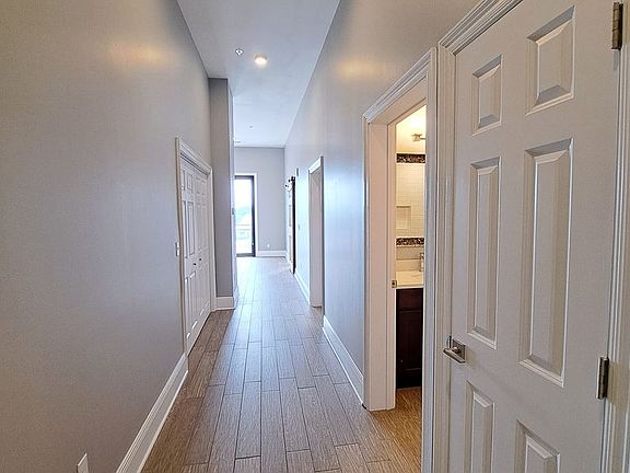 3rd image of 4525 Freret St #307
