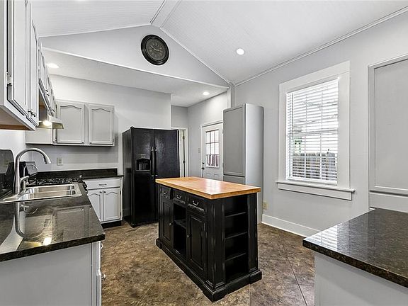 4th image of 4462 Eastern St