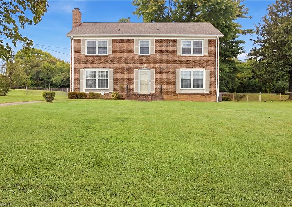 1st image of 3205 Crestview Dr