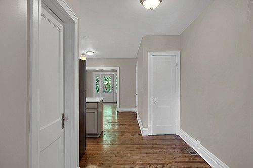 3rd image of 4932 Mardel Ave APT 1W