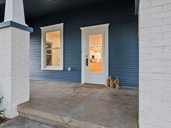 3rd image of 431 E Hull St