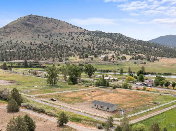 13081 Highway 140, Klamath Falls, OR 97603