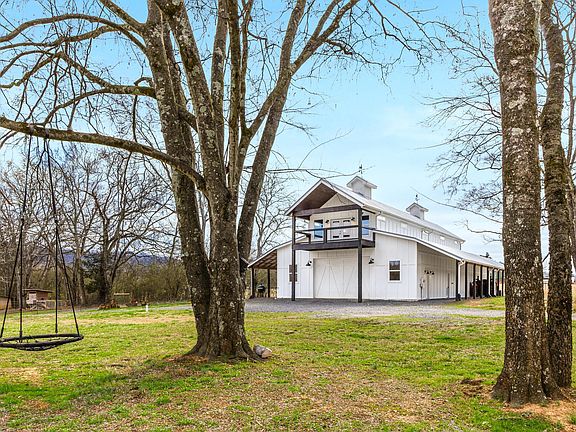 2nd image of 10142 Snow Hill Rd