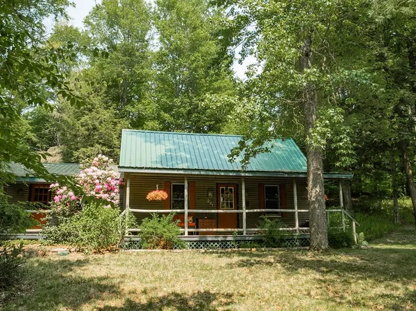 221 Township Line Rd, Kane, PA 16735