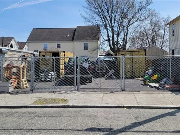 10 Calhoun Ave, Providence, RI 02907