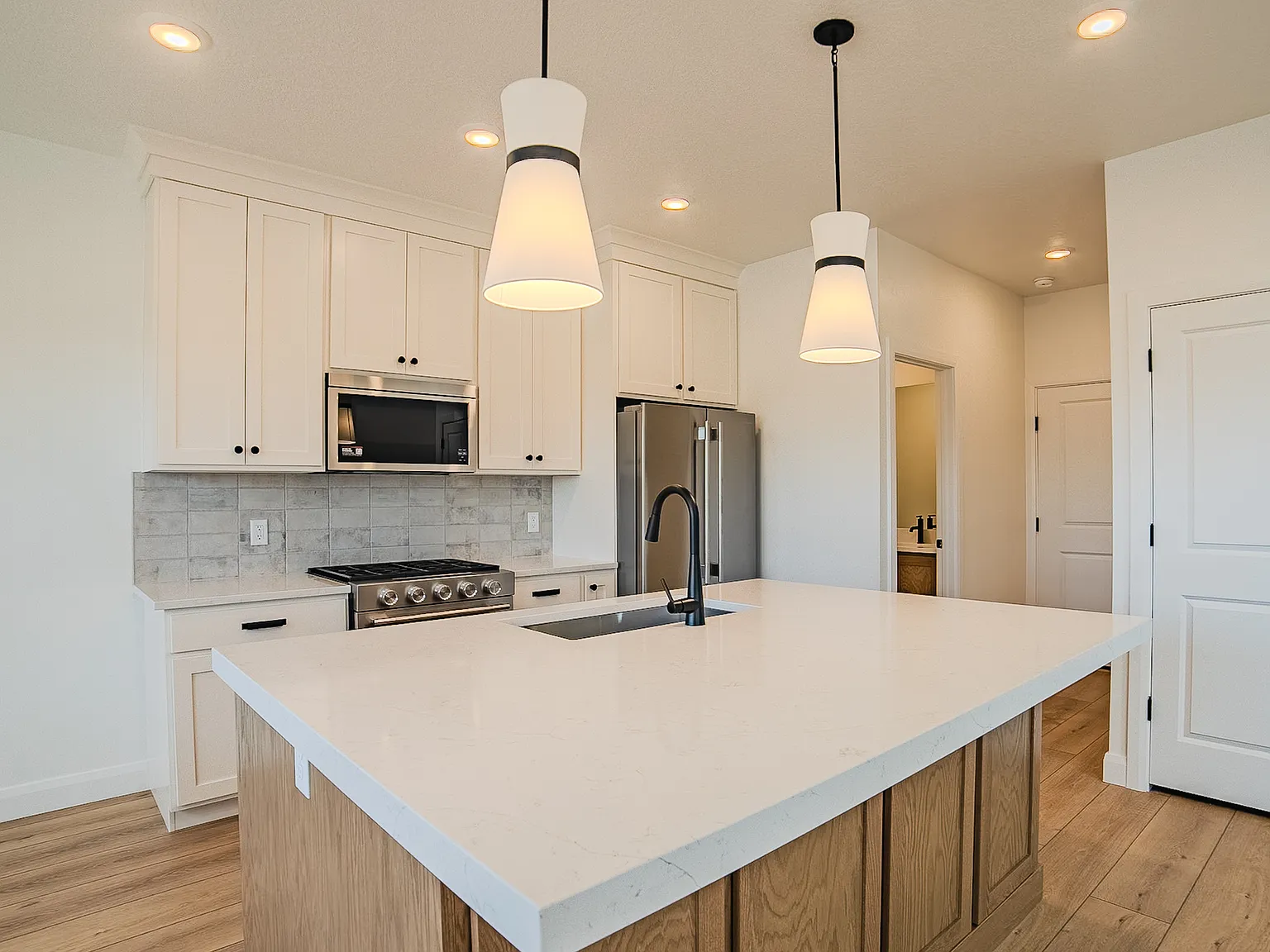 4 bed, 2190 sqft, $2,695 — Photo 4