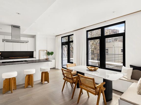 5th image of 324 W 108th St Penthouse A