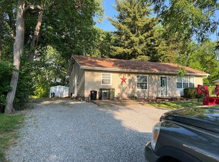 1324 S 1st St, Fairfield, IL 62837