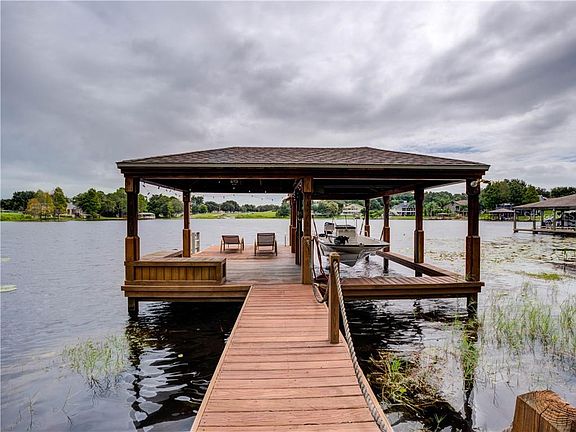3rd image of 10812 Crescent Lake Ct