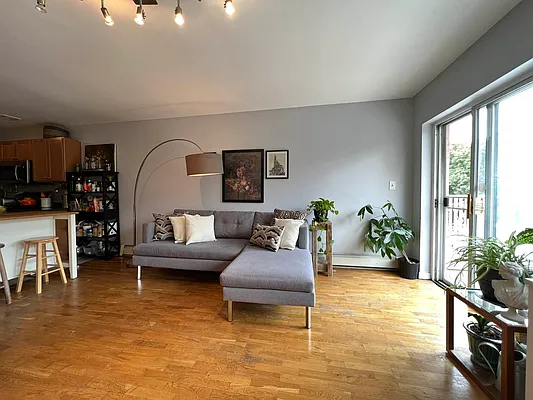 Rented by Rumah Realty Inc | media 6