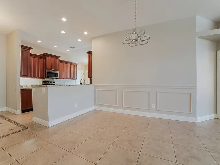 10225 Hunters Haven Blvd — Photo 7
