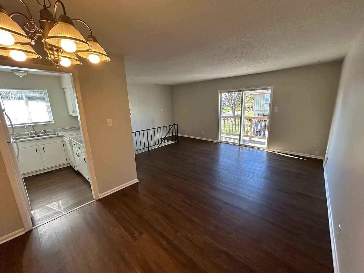 Building Photo - 3316 Lupine Dr