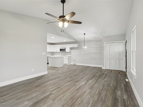 5th image of 34 Holli Ct