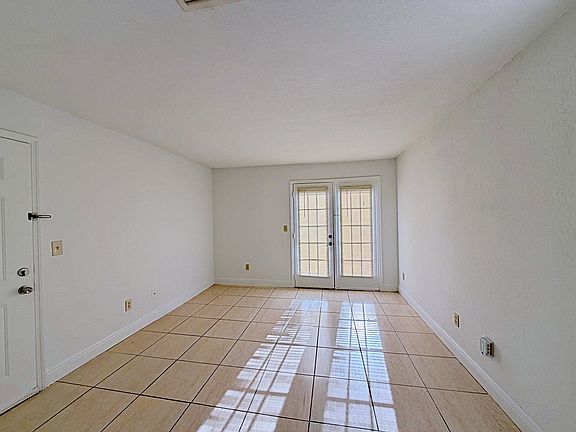 3rd image of 2550 N Alafaya Trl APT 4205