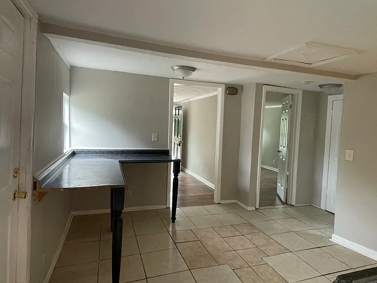1612 Carpenter St — Photo 5